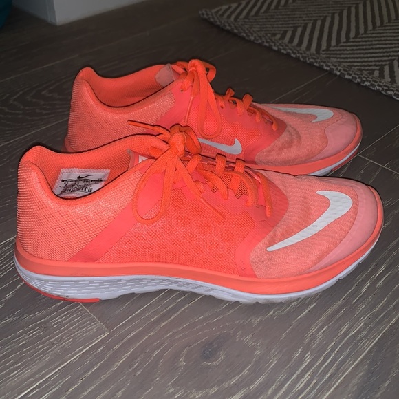 Lightly worn neon Nike sneakers - Picture 3 of 6